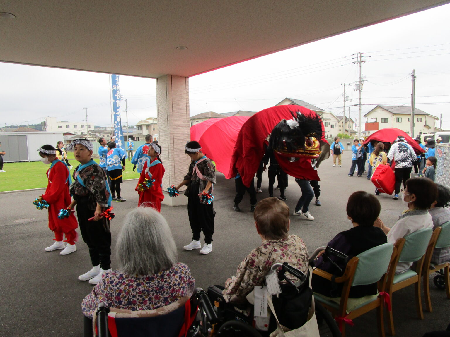 浅野の舟岡大獅子が来てくれました。 - 香川県高松市の社会福祉法人 燦々会(さんさんかい) - 香川町・西植田町